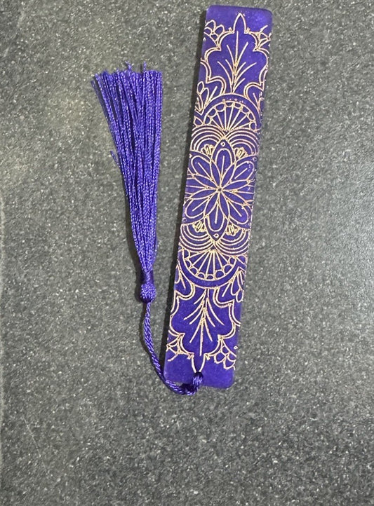 Bookmarks Purple Background And Gold Embossed Stripe