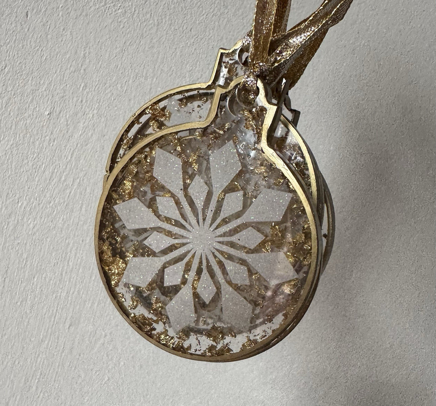 6 Pieces Flat Bauble Christmas Tree Decoration Ornaments Resin Baubles Hanging