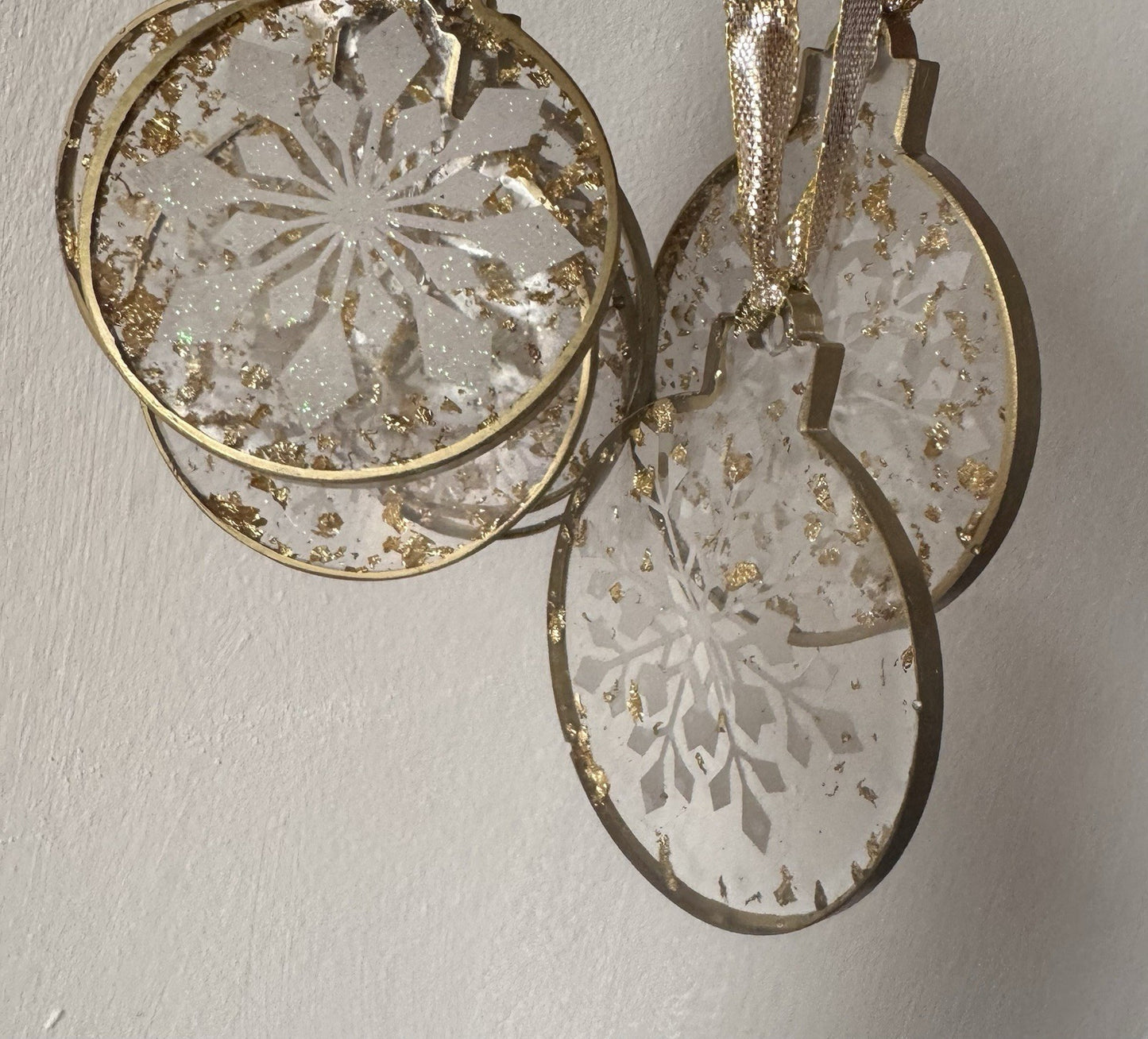 6 Pieces Flat Bauble Christmas Tree Decoration Ornaments Resin Baubles Hanging